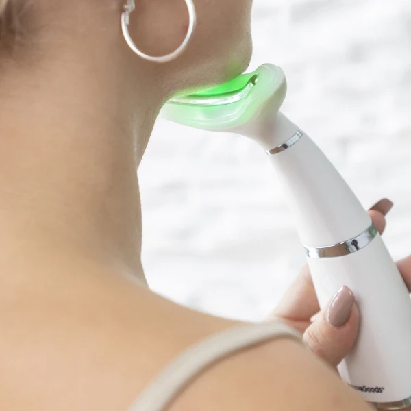 Reduza a papada e rejuvenesça sua pele com tecnologia 3 em 1!